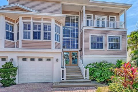 House in Longboat Key, Florida 4 bedrooms, 279.54 sq.m. № 2148450 - photo 3
