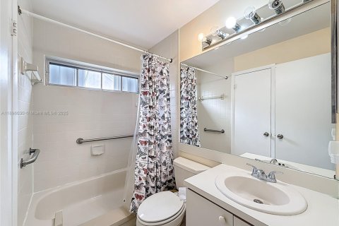 Casa en venta en Miami, Florida, 2 dormitorios, 96.53 m2 № 1949356 - foto 19