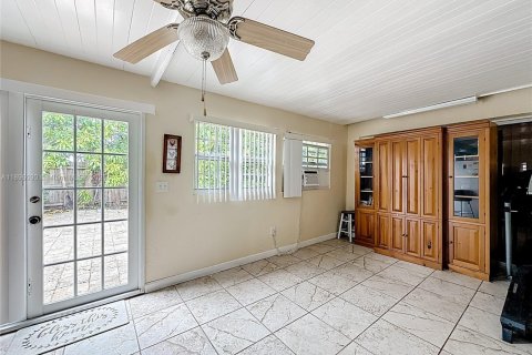 Casa en venta en Miami, Florida, 2 dormitorios, 96.53 m2 № 1949356 - foto 25