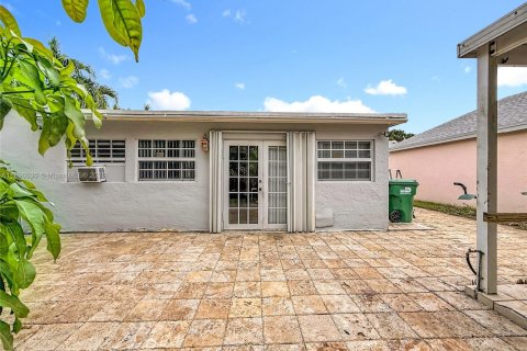Casa en venta en Miami, Florida, 2 dormitorios, 96.53 m2 № 1949356 - foto 27