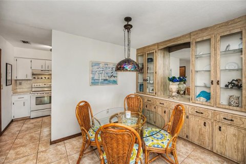 House in Punta Gorda, Florida 3 bedrooms, 152.73 sq.m. № 2290987 - photo 15