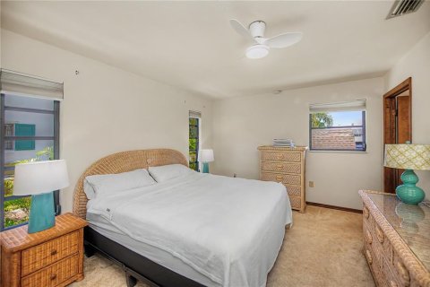 House in Punta Gorda, Florida 3 bedrooms, 152.73 sq.m. № 2290987 - photo 19