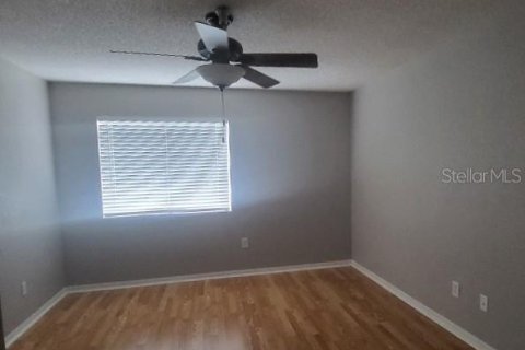 Condo in Saint Petersburg, Florida, 2 bedrooms № 2437176 - photo 5
