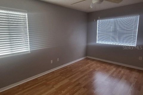 Condo in Saint Petersburg, Florida, 2 bedrooms № 2437176 - photo 6