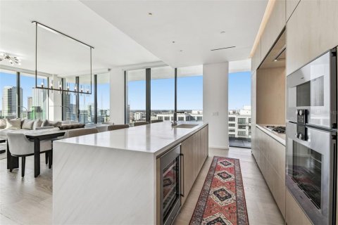Condo in Tampa, Florida, 2 bedrooms № 2214647 - photo 14