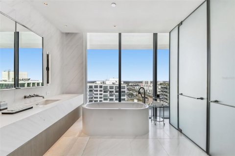 Condo in Tampa, Florida, 2 bedrooms № 2214647 - photo 7
