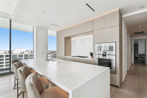 Condo in Tampa, Florida, 2 bedrooms № 2214647 - photo 18