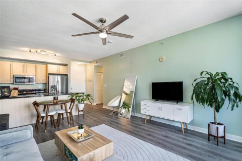 Condominio en venta en Miami, Florida, 1 dormitorio, 64.38 m2 № 2021131 - foto 2