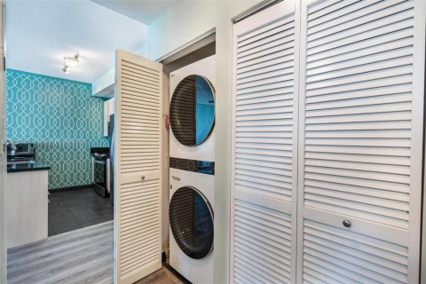 Condominio en venta en Miami, Florida, 1 dormitorio, 64.38 m2 № 2021131 - foto 22