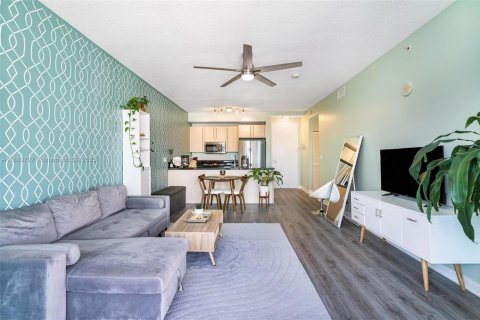 Condominio en venta en Miami, Florida, 1 dormitorio, 64.38 m2 № 2021131 - foto 3