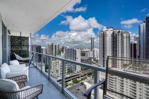 Condominio en venta en Miami, Florida, 1 dormitorio, 64.38 m2 № 2021131 - foto 16