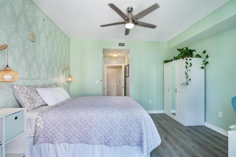 Condominio en venta en Miami, Florida, 1 dormitorio, 64.38 m2 № 2021131 - foto 13