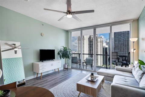 Condominio en venta en Miami, Florida, 1 dormitorio, 64.38 m2 № 2021131 - foto 7