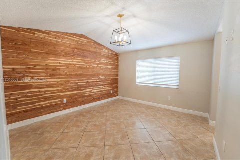 Casa en venta en Miami, Florida, 4 dormitorios, 158.96 m2 № 2254631 - foto 15