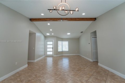 Casa en venta en Miami, Florida, 4 dormitorios, 158.96 m2 № 2254631 - foto 7