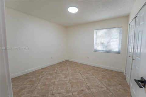 Casa en venta en Miami, Florida, 4 dormitorios, 158.96 m2 № 2254631 - foto 12
