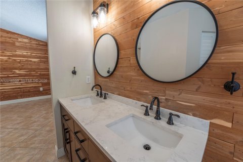Casa en venta en Miami, Florida, 4 dormitorios, 158.96 m2 № 2254631 - foto 18