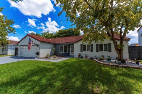 Casa en Miami, Florida 4 dormitorios, 158.96 m2 № 2254631