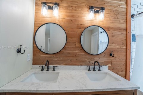 Casa en venta en Miami, Florida, 4 dormitorios, 158.96 m2 № 2254631 - foto 17