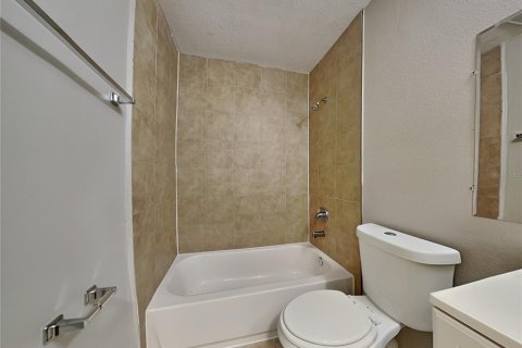 House in Riverview, Florida 4 bedrooms, 155.98 sq.m. № 1913474 - photo 15
