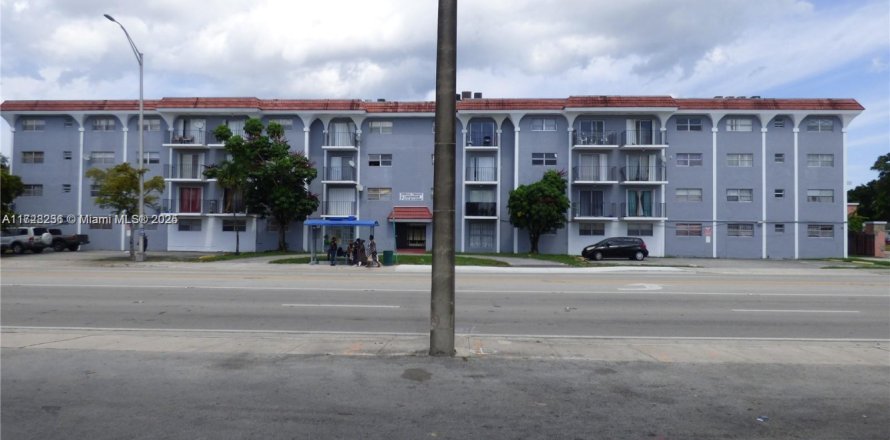 Condo in North Miami, Florida, 1 bedroom  № 1726413