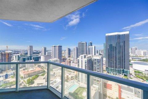 Купить кондоминиум в Майами, Флорида 2 спальни, 111.76м2, № 1947757 - фото 9