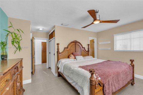 House in Cutler Bay, Florida 3 bedrooms, 123.75 sq.m. № 1994398 - photo 18