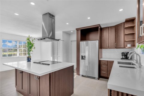 House in Cutler Bay, Florida 3 bedrooms, 123.75 sq.m. № 1994398 - photo 12