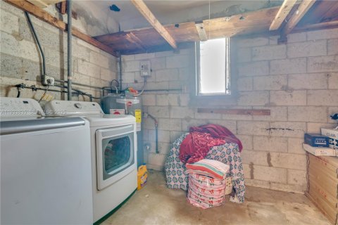 House in Cutler Bay, Florida 3 bedrooms, 123.75 sq.m. № 1994398 - photo 21