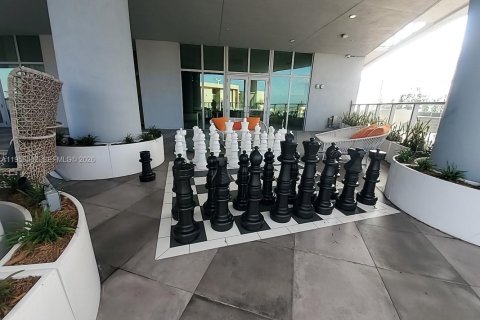 Condo in Sunrise, Florida, 1 bedroom  № 2012025 - photo 12