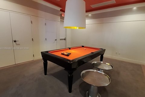 Condo in Sunrise, Florida, 1 bedroom  № 2012025 - photo 14