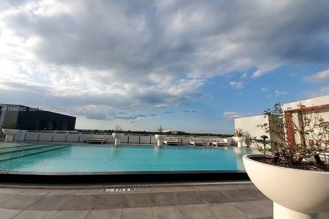 Condo in Sunrise, Florida, 1 bedroom  № 2012025 - photo 13