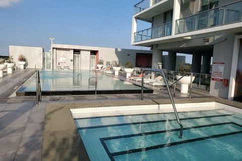 Condo in Sunrise, Florida, 1 bedroom  № 2012025 - photo 10