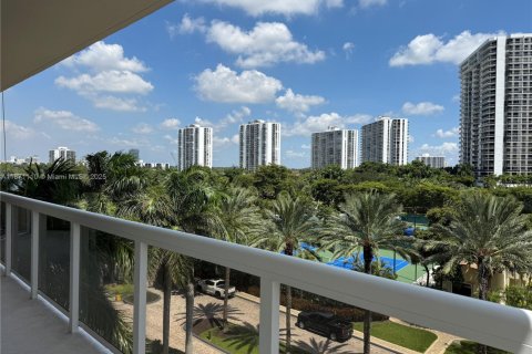 Condo in Aventura, Florida, 3 bedrooms in LANDMARK № 2194770
