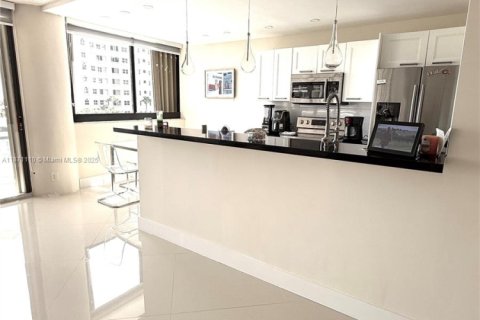 Condo in Aventura, Florida, 3 bedrooms in LANDMARK  № 2194770 - photo 4