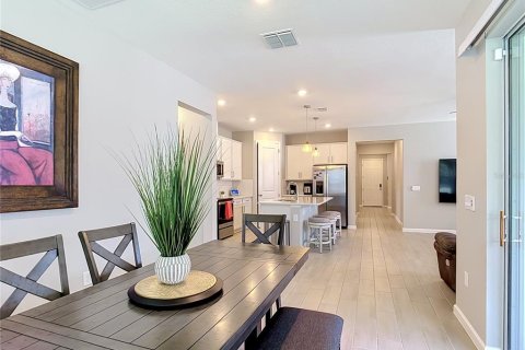 House in Kissimmee, Florida 3 bedrooms, 158.31 sq.m. № 2348221 - photo 4