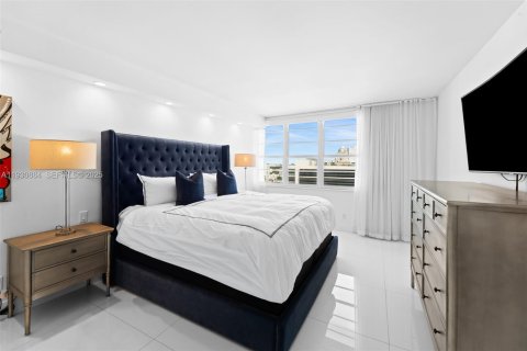 Copropriété à louer à Miami Beach, Floride: 3 chambres, 135.17 m2 № 1989536 - photo 7