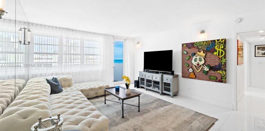 Condo à Miami Beach, Floride, 3 chambres  № 1989536