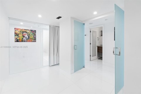Copropriété à louer à Miami Beach, Floride: 3 chambres, 135.17 m2 № 1989536 - photo 10