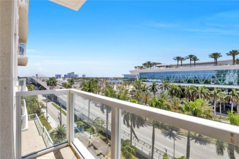 Condominio en venta en Fort Lauderdale, Florida, 2 dormitorios, 133.78 m2 № 2089987 - foto 15