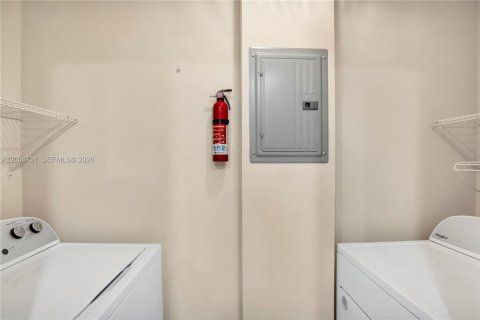 Condominio en venta en Fort Lauderdale, Florida, 2 dormitorios, 133.78 m2 № 2089987 - foto 12