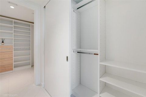 Condo in Bay Harbor Islands, Florida, 3 bedrooms  № 1047415 - photo 21