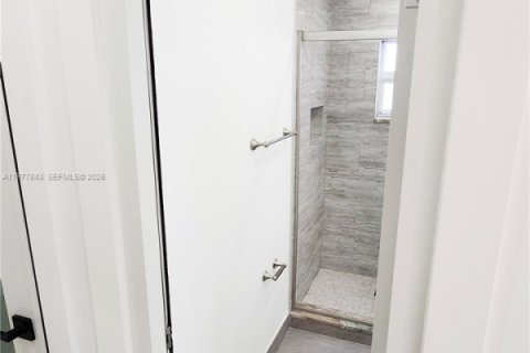 House in Tamarac, Florida 3 bedrooms, 105.63 sq.m. № 2044408 - photo 8