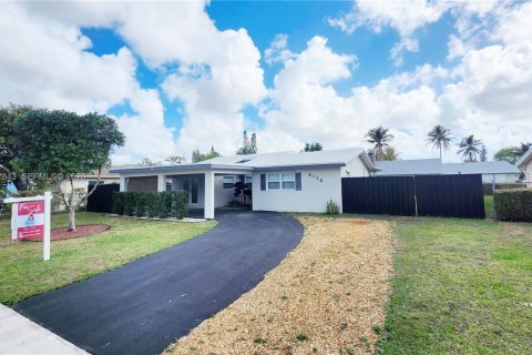 House in Tamarac, Florida 3 bedrooms, 105.63 sq.m. № 2044408 - photo 26