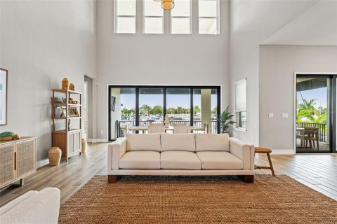 House in Ruskin, Florida 4 bedrooms, 326.74 sq.m. № 1884801 - photo 18