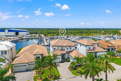 House in Ruskin, Florida 4 bedrooms, 326.74 sq.m. № 1884801 - photo 3