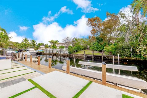 Купить виллу или дом в Форт-Лодердейл, Флорида 3 спальни, № 1970397 - фото 9