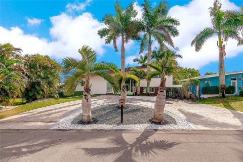 Купить виллу или дом в Форт-Лодердейл, Флорида 3 спальни, № 1970397 - фото 18