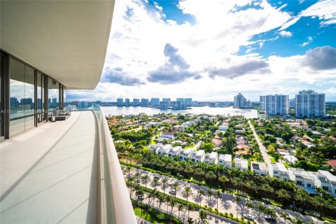 Condo in Sunny Isles Beach, Florida, 2 bedrooms № 2082292 - photo 19