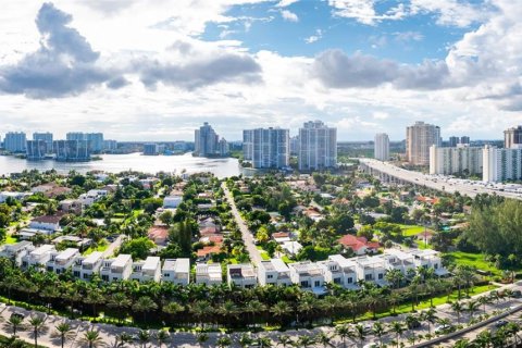 Condo in Sunny Isles Beach, Florida, 2 bedrooms № 2082292 - photo 20